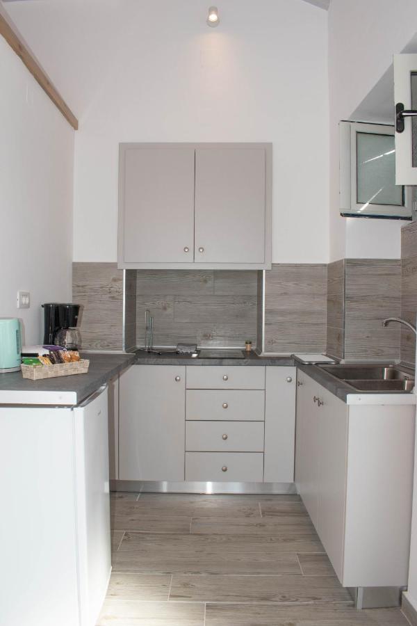 Marea Apartments Sými Esterno foto